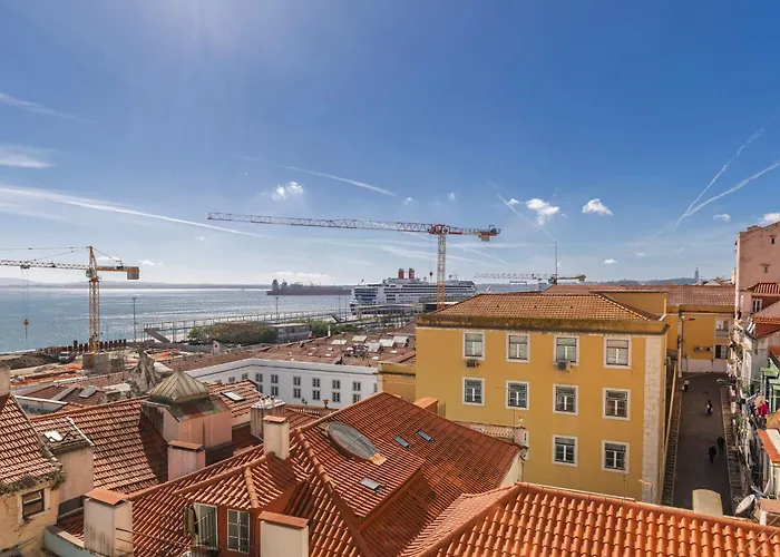 70m2 Tagus River Terrace In Alfama By Lovelystay شقة